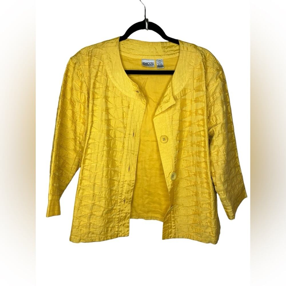 Chicos Size 2 Unique Yellow Button jacket with design